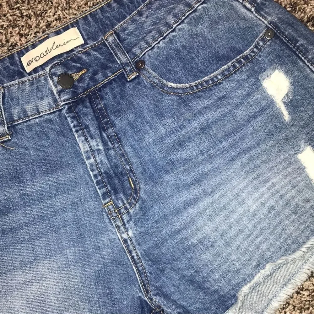 Rip Curl Denim Cutoff Distressed Shorts – Size 30 - Picture 2 of 6